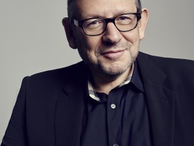 CEO Universal Music Group -  Lucian Grainge: Lấy nghệ sĩ làm trung tâm để đổi mới AI